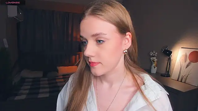 OdellaFrake online show from 18, 9, 2025