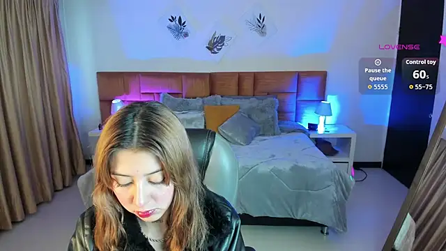 Snapshot of Catti_Brie chatting on 9, 9, 2025 Catti Brie online show from 9, 9, 2025