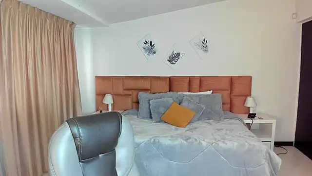 Snapshot of Catti_Brie chatting on 17, 9, 2025 Catti Brie online show from 17, 9, 2025