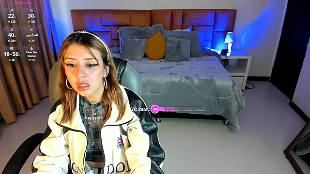 Snapshot of Catti_Brie chatting on 24, 9, 2025 Catti Brie online show from 24, 9, 2025