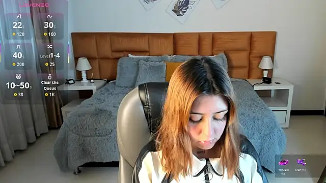 Snapshot of Catti_Brie chatting on 14, 10, 2025 Catti Brie online show from 14, 10, 2025