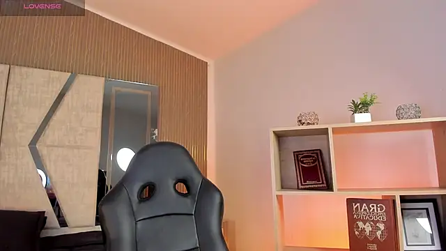 Axel grey  online show from 10, 4, 2026