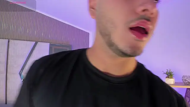 Snapshot of Axel_grey_ chatting on 20, 7, 2026 Axel grey online show from 20, 7, 2026