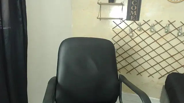 Snapshot of Perla_stonex chatting on 22, 9, 2025 Perla stonex online show from 22, 9, 2025