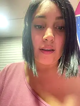 Snapshot of caroline__muller chatting on 6, 10, 2025 caroline muller online show from 6, 10, 2025