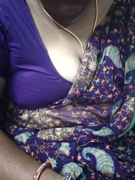 Snapshot of TAMIL_ELAKKIYA chatting on 29, 9, 2025 TAMIL ELAKKIYA online show from 29, 9, 2025