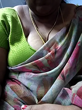 Snapshot of TAMIL_ELAKKIYA chatting on 19, 12, 2025 TAMIL ELAKKIYA online show from 19, 12, 2025