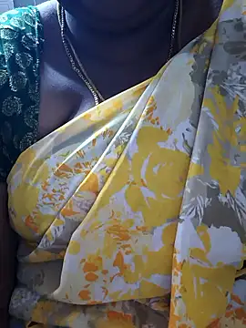 Snapshot of TAMIL_ELAKKIYA chatting on 1, 2, 2026 TAMIL ELAKKIYA online show from 1, 2, 2026