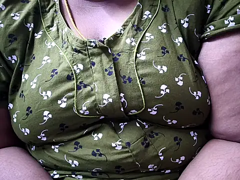 Snapshot of TAMIL_ELAKKIYA chatting on 1, 2, 2026 TAMIL ELAKKIYA online show from 1, 2, 2026