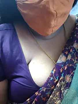 Snapshot of TAMIL_ELAKKIYA chatting on 10, 2, 2026 TAMIL ELAKKIYA online show from 10, 2, 2026