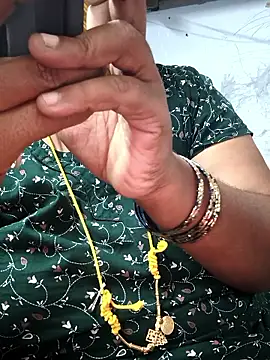 Snapshot of TAMIL_ELAKKIYA chatting on 25, 2, 2026 TAMIL ELAKKIYA online show from 25, 2, 2026