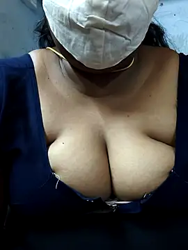 Snapshot of TAMIL_ELAKKIYA chatting on 7, 3, 2026 TAMIL ELAKKIYA online show from 7, 3, 2026