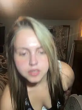 JuicyExxxperience online show from 28, 10, 2025