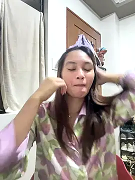 Snapshot of LanySylvia chatting on 19, 12, 2025 LanySylvia online show from 19, 12, 2025