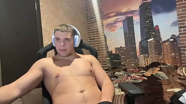 Snapshot of MusclePhantom chatting on 19, 10, 2025 MusclePhantom online show from 19, 10, 2025