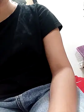 blueeyegirl22 online show from 6, 3, 2026