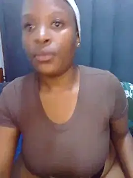 Snapshot of MrsMxx25 chatting on 10, 10, 2025 MrsMxx25 online show from 10, 10, 2025