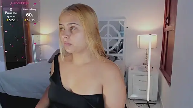 MikaelaStone online show from 26, 2, 2026