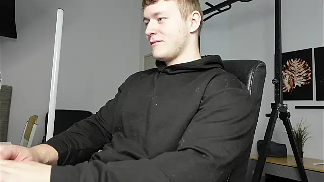 Snapshot of Richard_Dullas chatting on 11, 11, 2025 Richard Dullas online show from 11, 11, 2025