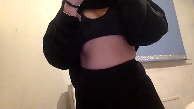 Snapshot of Bellababexox chatting on 1, 11, 2025 Bellababexox online show from 1, 11, 2025