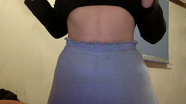 Snapshot of Bellababexox chatting on 13, 11, 2025 Bellababexox online show from 13, 11, 2025