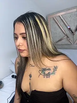 Snapshot of ashley-swift- chatting on 21, 10, 2025 ashley-swift- online show from 21, 10, 2025