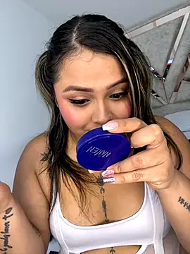 Snapshot of ashley-swift- chatting on 11, 11, 2025 ashley-swift- online show from 11, 11, 2025