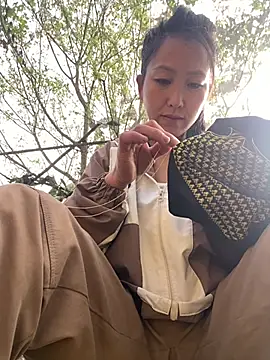 Huong-Ly online show from 5, 2, 2026