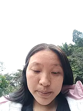 Snapshot of MuiNay chatting on 18, 12, 2025 MuiNay online show from 18, 12, 2025