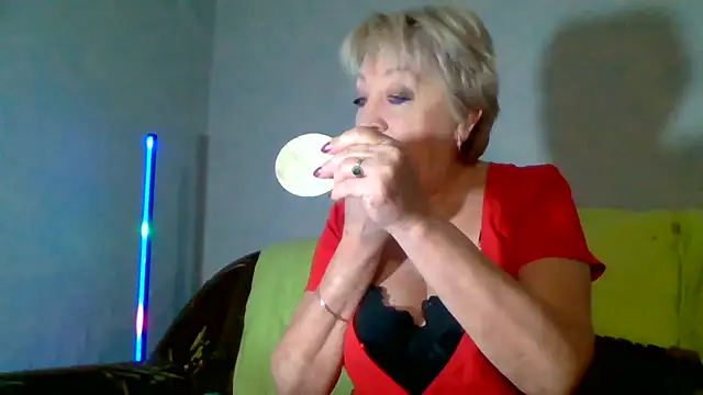 Snapshot of DianaQDream chatting on 1, 3, 2026 DianaQDream online show from 1, 3, 2026