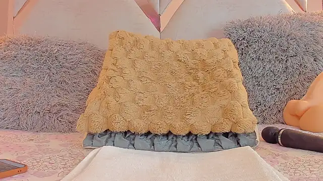 anni honeyriveras online show from 13, 9, 2025