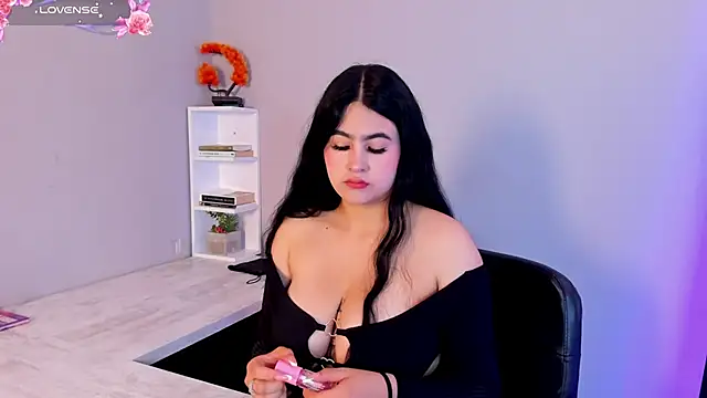 Emma  clark  online show from 29, 9, 2025