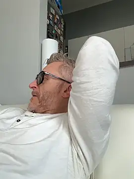 Snapshot of Axl_hot chatting on 21, 3, 2026 Axl hot online show from 21, 3, 2026