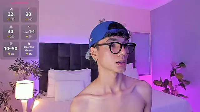 Snapshot of Phillicious__ chatting on 10, 11, 2025 Phillicious online show from 10, 11, 2025