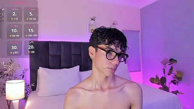 Snapshot of Phillicious__ chatting on 20, 11, 2025 Phillicious online show from 20, 11, 2025