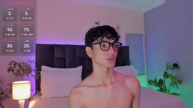 Snapshot of Phillicious__ chatting on 30, 11, 2025 Phillicious online show from 30, 11, 2025