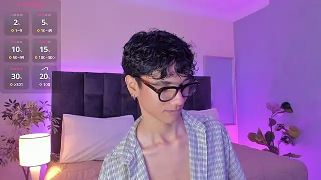 Snapshot of Phillicious__ chatting on 1, 12, 2025 Phillicious online show from 1, 12, 2025