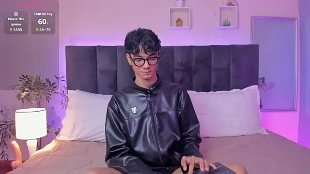 Snapshot of Phillicious__ chatting on 3, 12, 2025 Phillicious online show from 3, 12, 2025