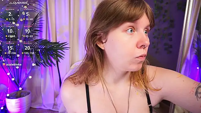 Snapshot of Sense_Of_Rosemary chatting on 24, 9, 2025 Sense Of Rosemary online show from 24, 9, 2025