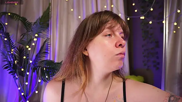 Snapshot of Sense_Of_Rosemary chatting on 30, 9, 2025 Sense Of Rosemary online show from 30, 9, 2025