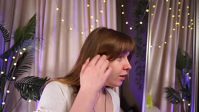 Snapshot of Sense_Of_Rosemary chatting on 5, 10, 2025 Sense Of Rosemary online show from 5, 10, 2025