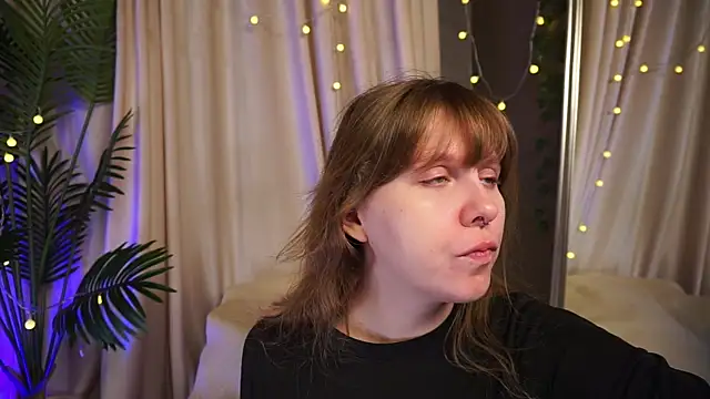 Snapshot of Sense_Of_Rosemary chatting on 18, 10, 2025 Sense Of Rosemary online show from 18, 10, 2025