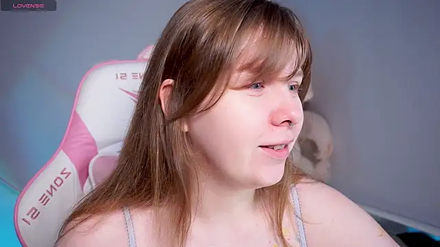 Snapshot of Sense_Of_Rosemary chatting on 21, 11, 2025 Sense Of Rosemary online show from 21, 11, 2025