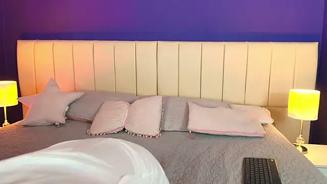 Shizuko  online show from 4, 10, 2025