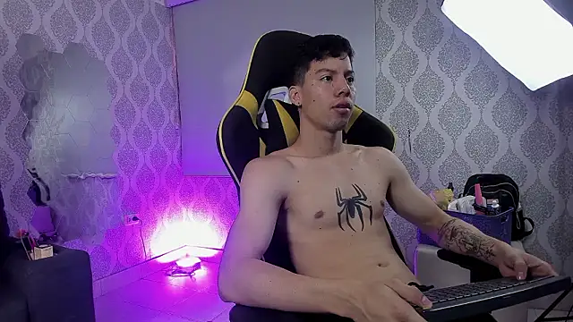 Twink sensationx online show from 18, 2, 2026