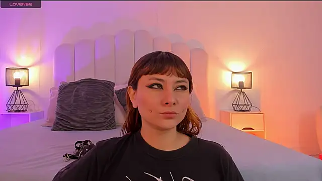 raven black  online show from 21, 11, 2025