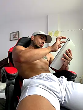 Snapshot of DeimonOficial chatting on 23, 9, 2025 DeimonOficial online show from 23, 9, 2025