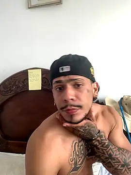 Snapshot of DeimonOficial chatting on 1, 10, 2025 DeimonOficial online show from 1, 10, 2025