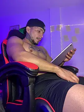 Snapshot of DeimonOficial chatting on 3, 10, 2025 DeimonOficial online show from 3, 10, 2025