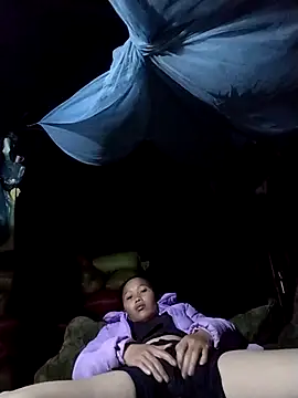 Snapshot of PhamPm70 chatting on 3, 11, 2025 PhamPm70 online show from 3, 11, 2025